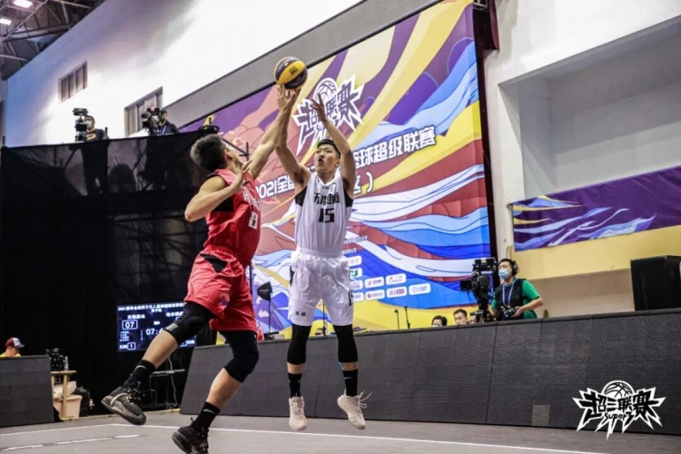 c 组的比赛,上海上实龙创陈功代替李耀强出现在球队名单之中,这位亚运