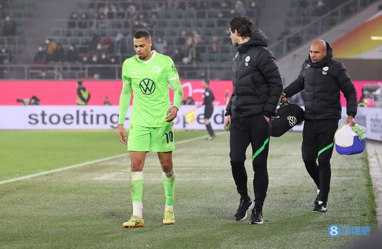 官方：沃尔夫斯堡前锋卢卡斯-恩梅查遭遇右脚踝重伤，将缺席数周