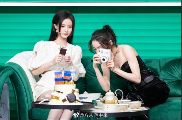 和平精英手游主持人方游我和我的老婆迪丽热巴酸起来