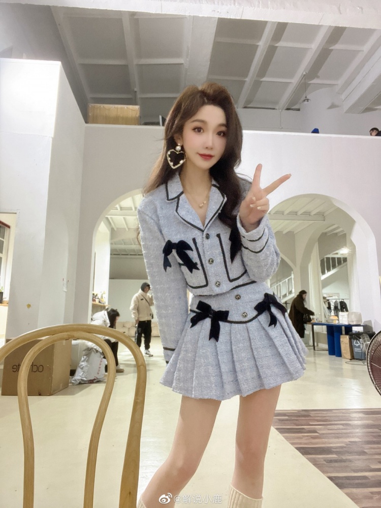 解说小鹿晒照匆匆忙忙慌慌张张但不妨碍我白白胖胖