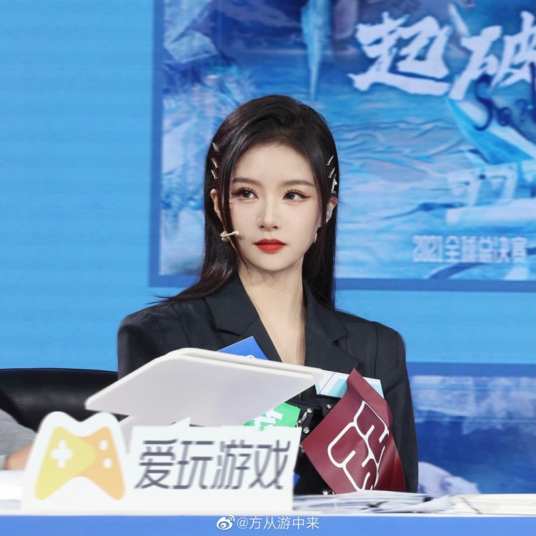 pel解说方游晒照我有一个朋友系列她叫拽姐小黑