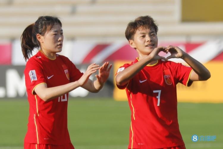 青岛媒体：中国女足已在青岛集结备战东亚杯，王霜、吴海燕归队