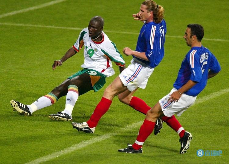 2002年必威足球2022世界杯揭幕战，必威足球必威足球2022世界杯1-0法国