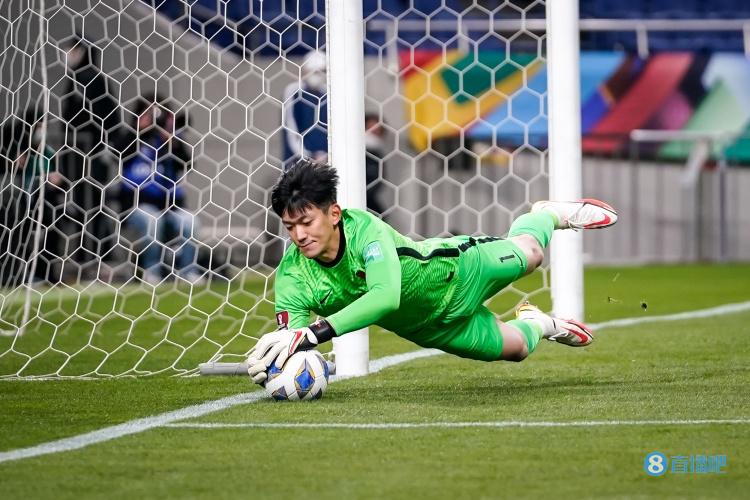 颜骏凌连续26场为国足先发，王大雷上一次首发是2019年6月