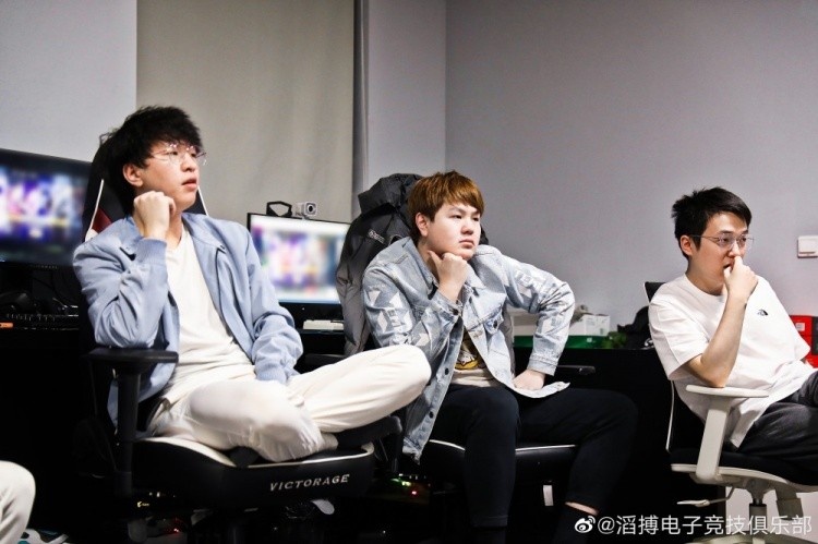 lol比赛2016春季赛_lpl2015春季赛冠军_tt战胜edg