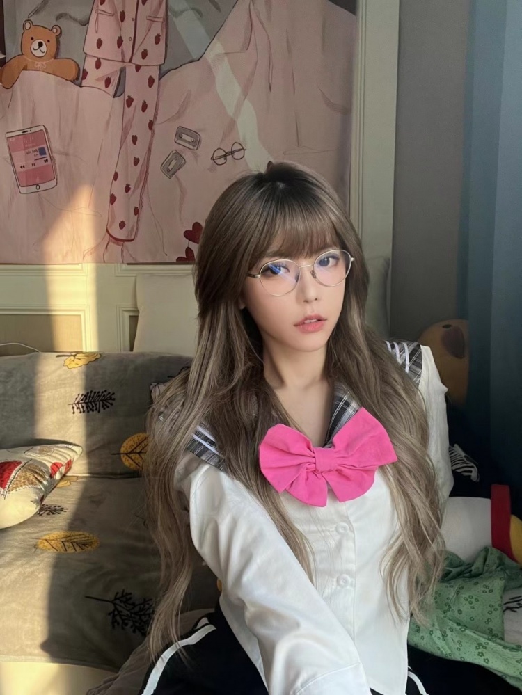 解说周淑怡晒照情人节限定周周