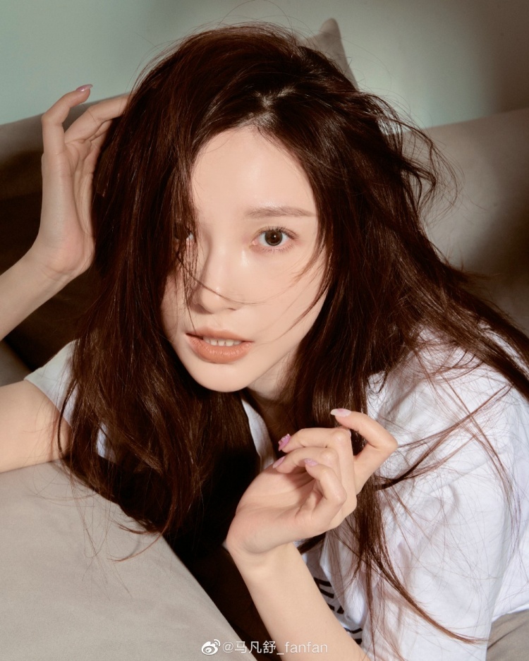 这是我没见过的凡凡马凡舒晒最新写真九宫图