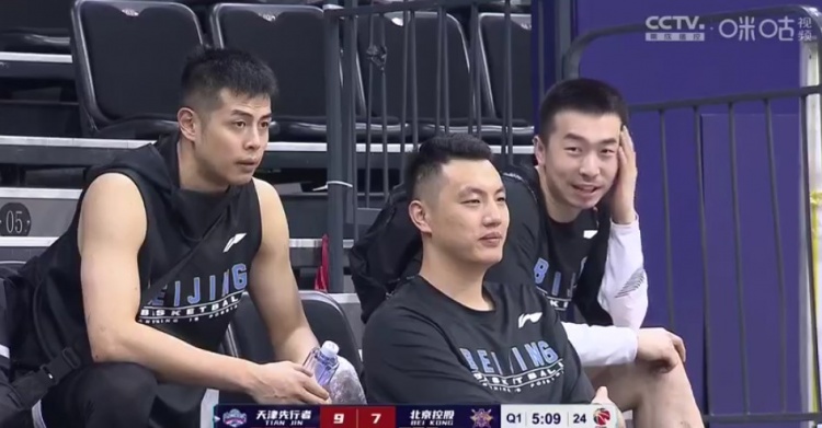 观察对手北控vs天津方硕翟晓川王骁辉场边观战