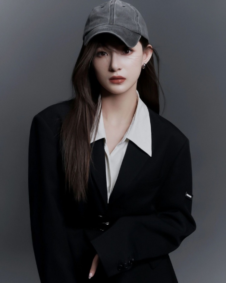 冷面美人05天足主持人马凡舒最新西装写真