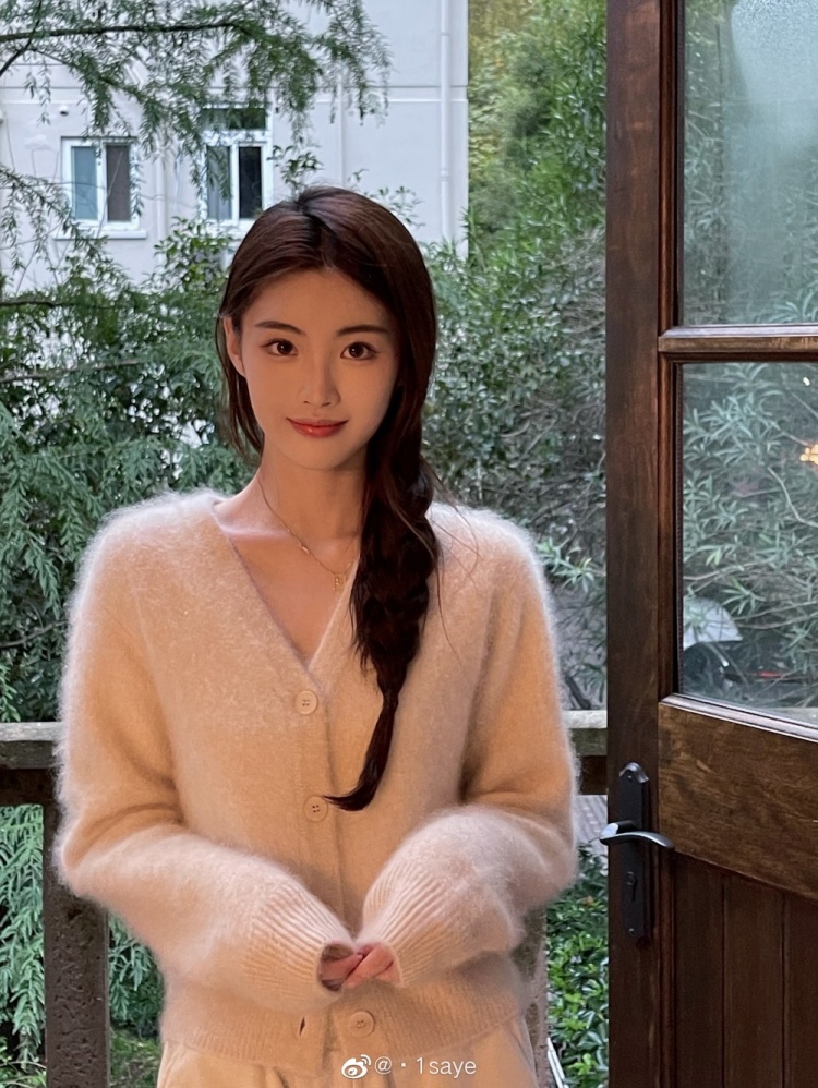 rng辅助ming绯闻女友曝光 #1saye ming#话题登上文娱