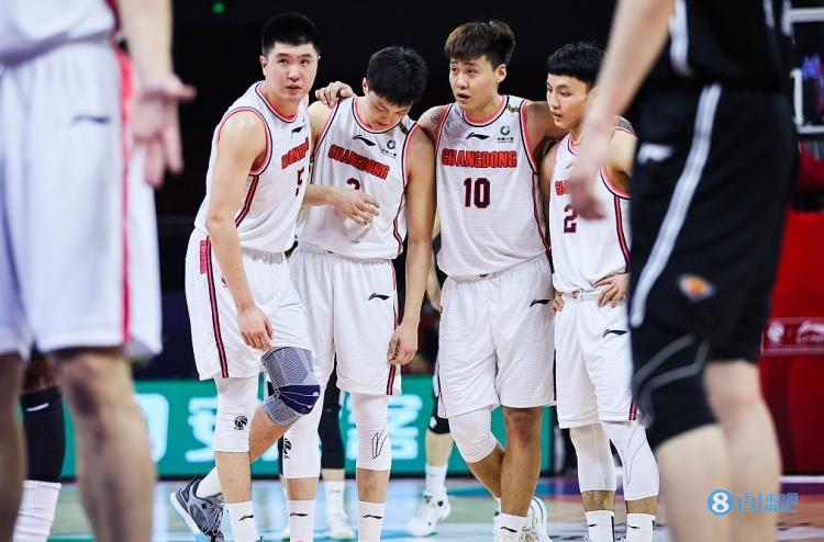 关辛：广东队新赛季加大重建力度 年轻球员将背负更大的责任