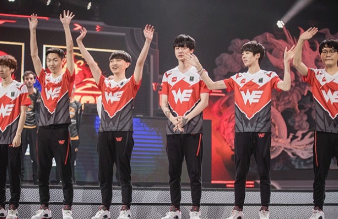 5年前的今天we成为lpl第六支新科冠军