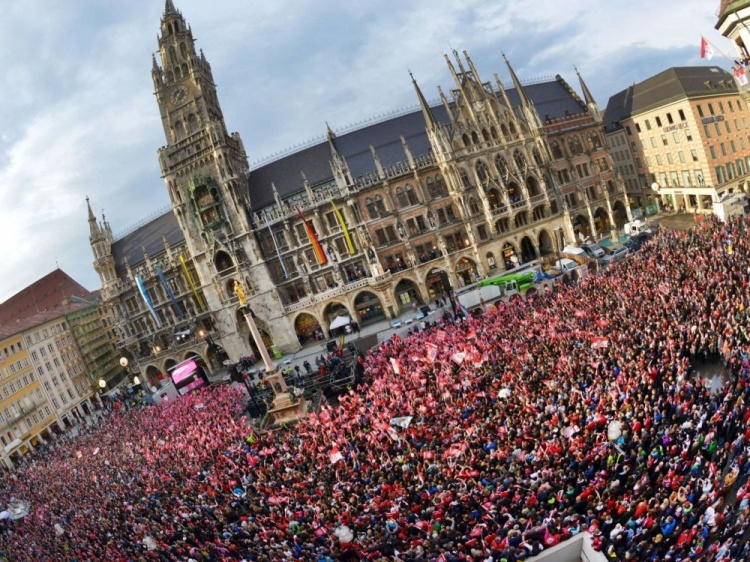 踢球者：慕尼黑市长将在市政厅接待拜仁将士，庆祝球队十连冠伟业