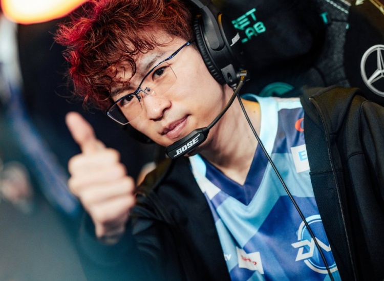 lck更新推特msi点赞king争夺战第二回合你更喜欢谁的点赞