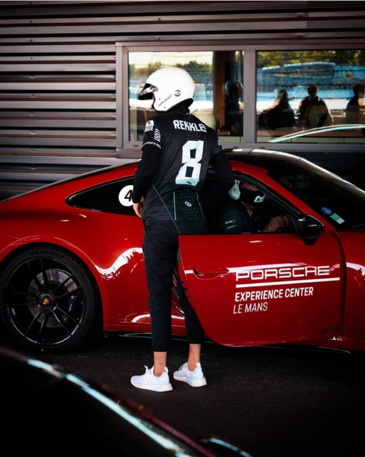 rekkles更新ins今天是赛车手