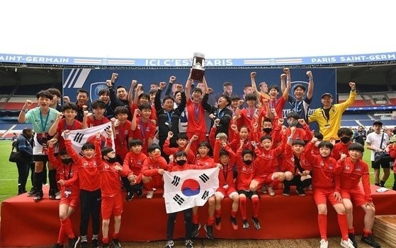 巴黎韩国分校U15以全胜战绩，夺得巴黎圣日耳曼学院世界杯