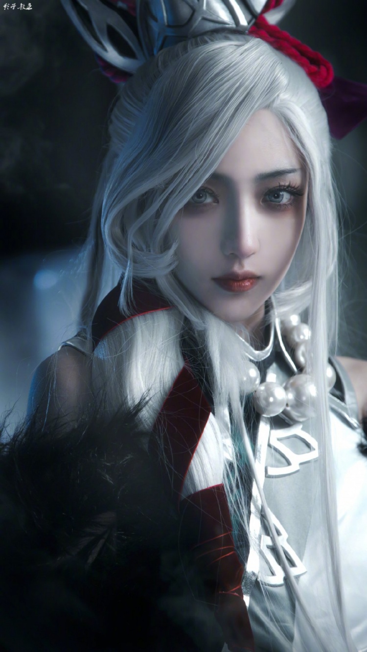 净雪之月凯特琳cosplay雪月降仪祓恶除魔