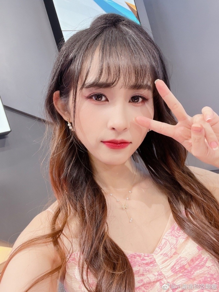 owl解说小霜恶毒女人与她的大红大紫扫地佣