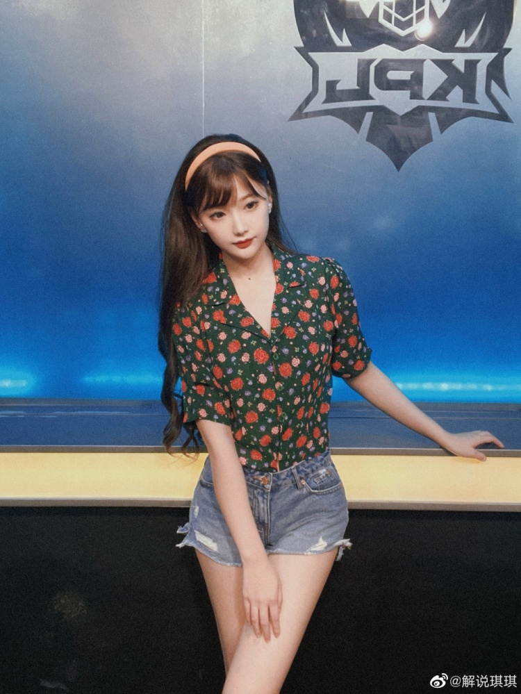 解说琪琪晒照你非要我学电焊才能在你眼前一亮吗