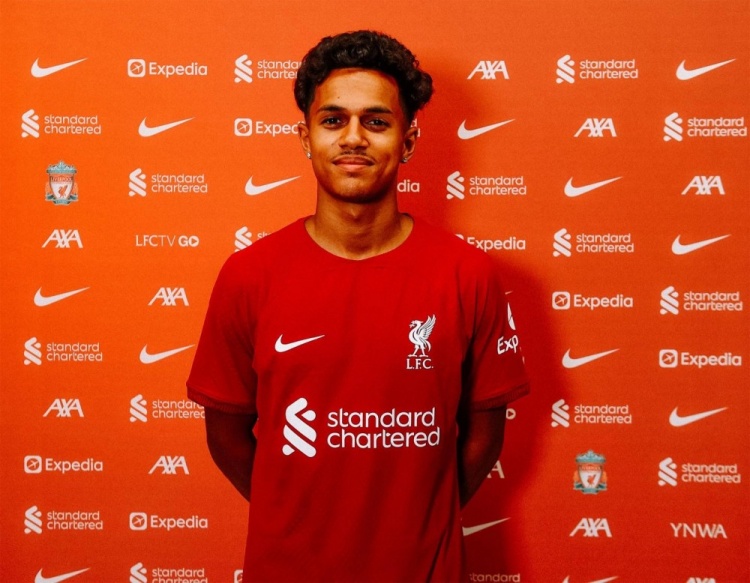 新人参军！利物浦新援法比奥卡瓦略官方定妆照📷直播吧zhibo8.cc