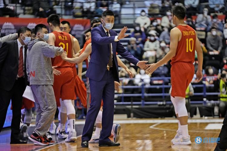 中国男篮小组赛2胜1负排B组第二 将与东道主印尼争夺八强席位