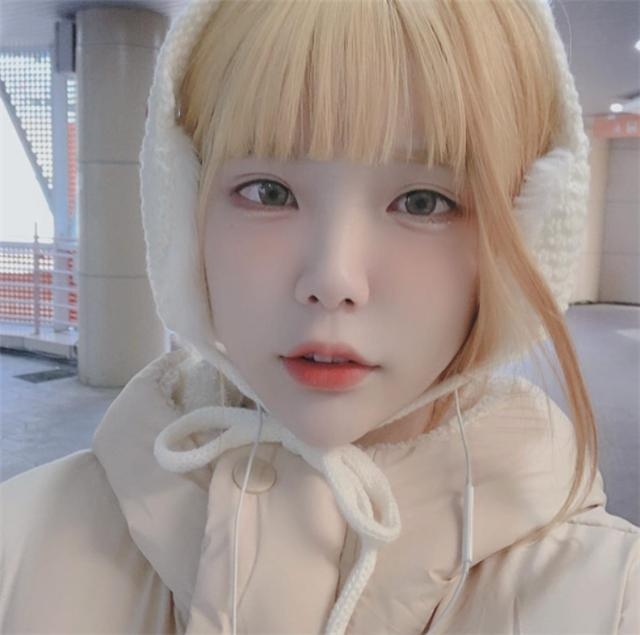 离了大舅子没经济来源了mystic前妻售卖收费大尺度照片集