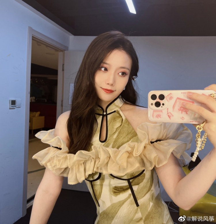 解说风筝晒照今天是花裙子