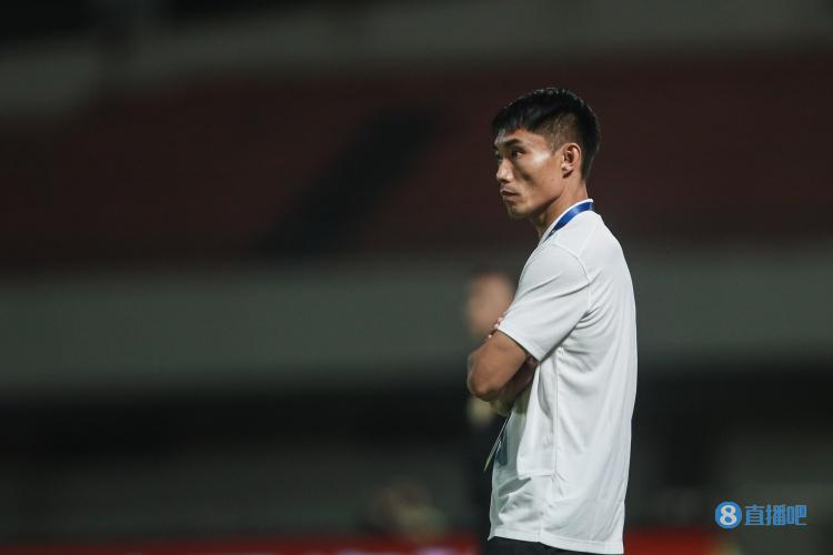粤媒：广州队8天内踢3场比赛，球员体能是郑智最需担心的问题
