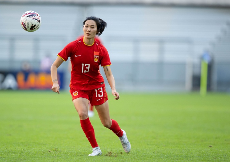 杨莉娜谈留洋：队友能做到的咱们也能做到，没感觉有很大距离