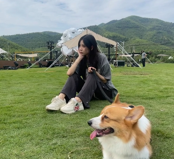 主持千寻小豆包晒照猜猜我今天cos什么