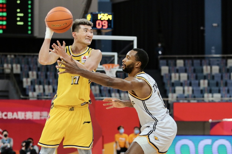 赵环宇吐槽:自己不解释还让解说闭嘴 倒是学NBA搞贾维即时讲解啊