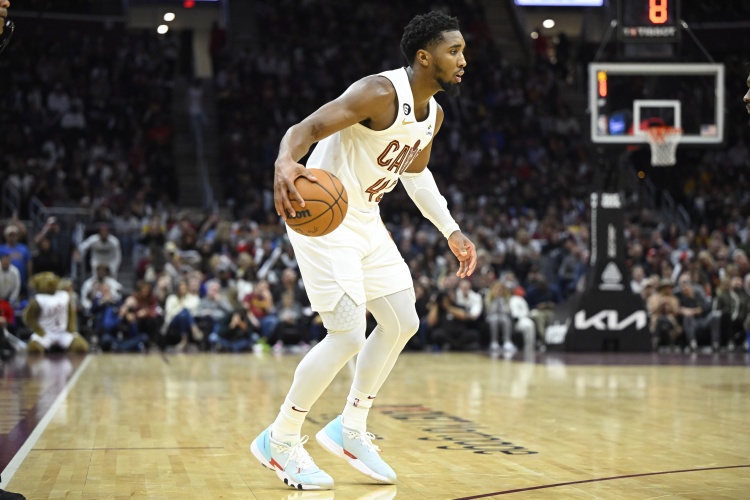 米切尔砍71分！骑士主帅：我们享受到了NBA历史上最伟大表演之一