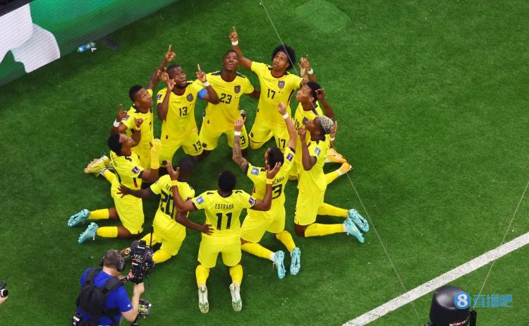 世界杯早报：揭幕战卡塔尔0-2厄瓜多尔，瓦伦西亚双响闪耀