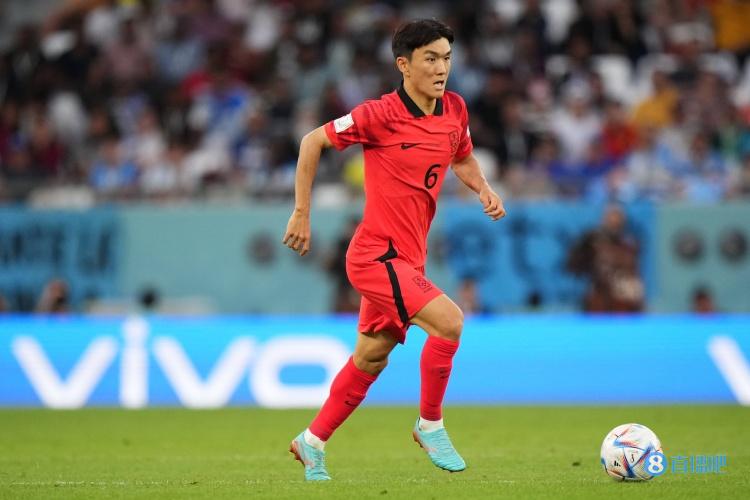 黄仁范：踢欧冠时会观察同位置球员怎么踢 内部竞争利于韩国进步
