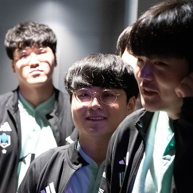 DK更新INS分享新鲜的选手们日常照