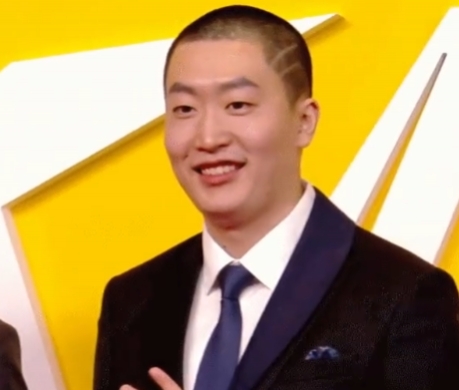 管泽元谈光头负担比较小的发型非常喜欢以后会保持