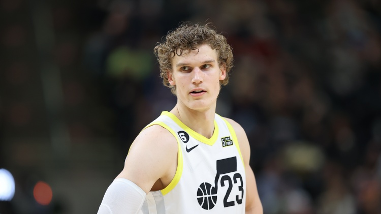 字母哥：马尔卡宁能在NBA打出统治力以后我们可能成队友