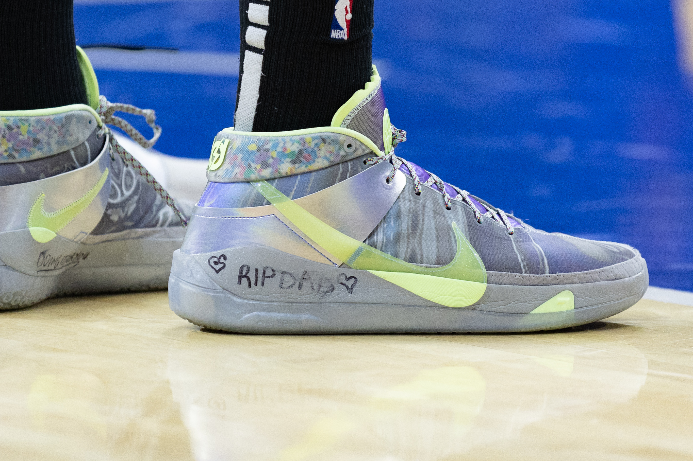 西亚卡姆从乱战高手进化为组织前锋疯狂挑战极限只为告慰亡父