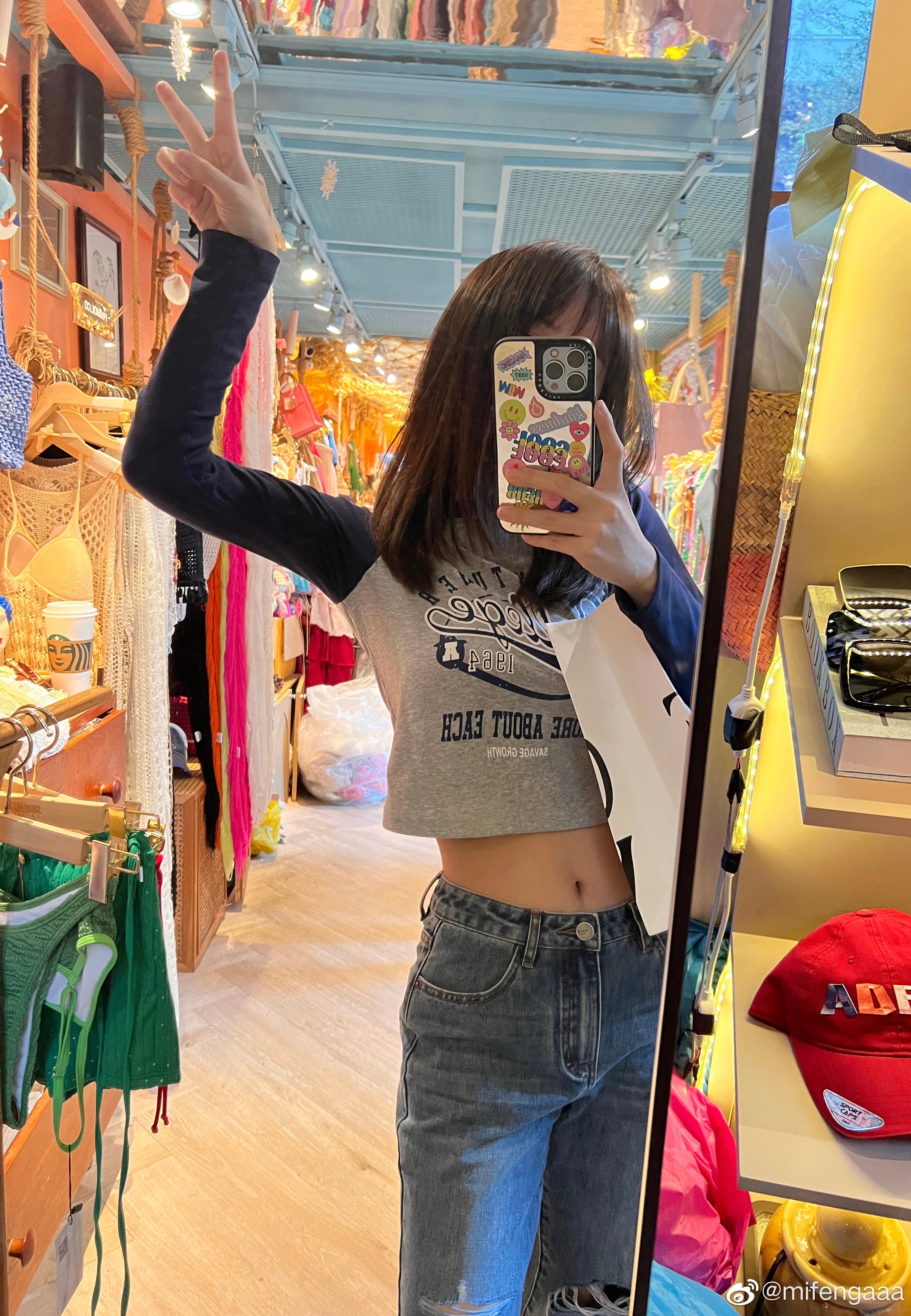 韦神妻子蜜蜂仔晒泰国旅游照：walkingallday