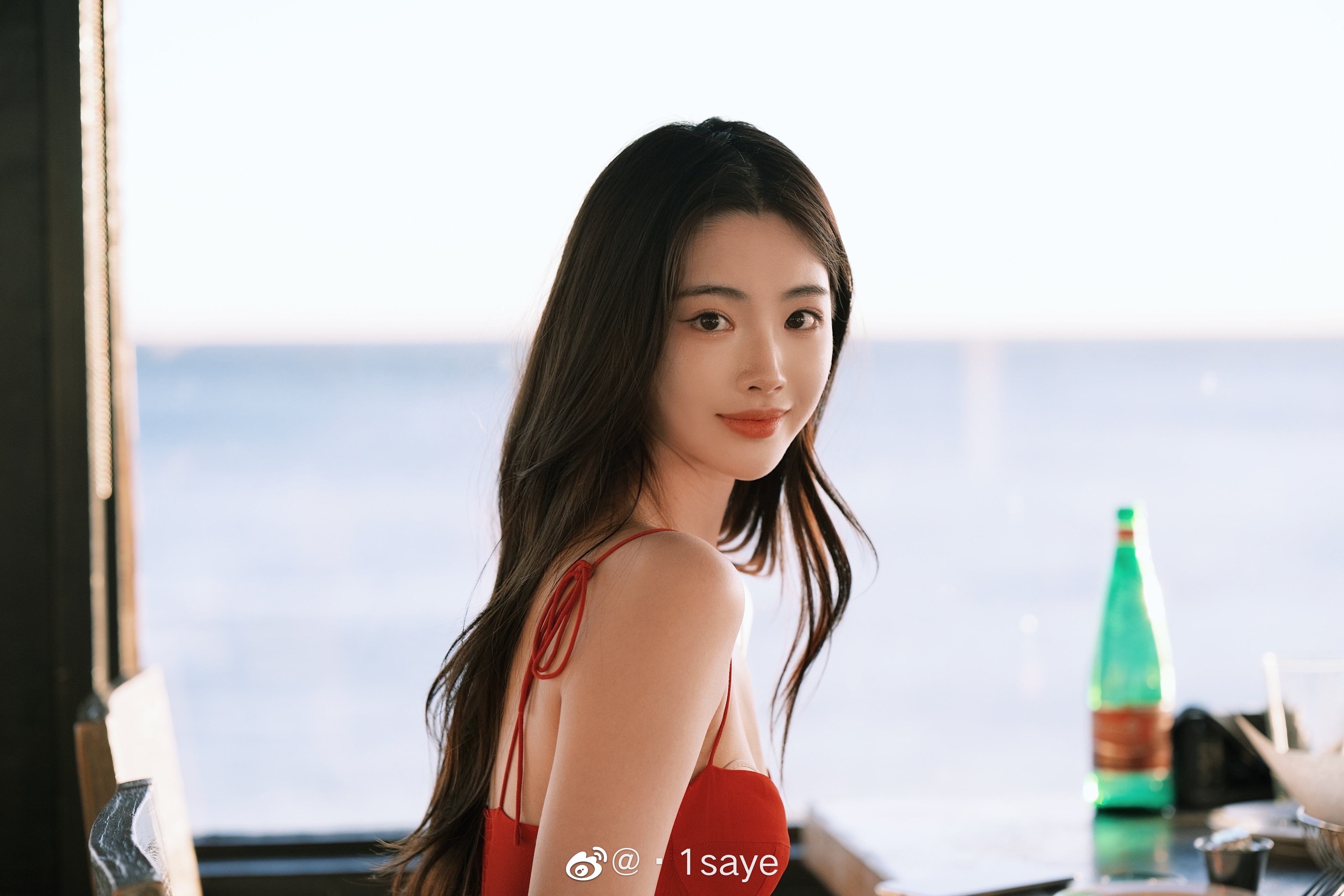 ming绯闻女友1saye晒出美图冲浪