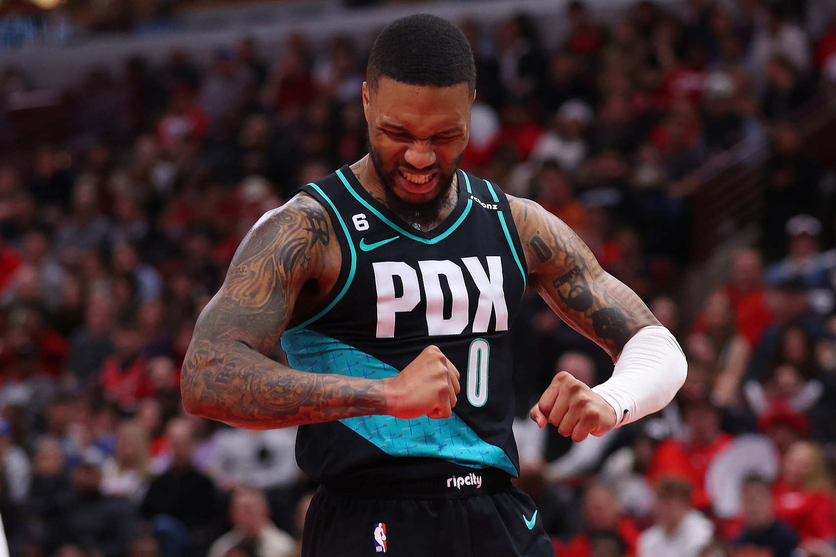 NBA彩经：雄鹿客场难敌快船国王主场击退独行侠