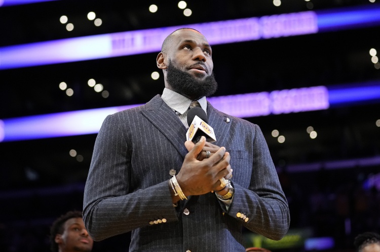 詹姆斯：家人就是我的首发五虎妻子是真正的MVP