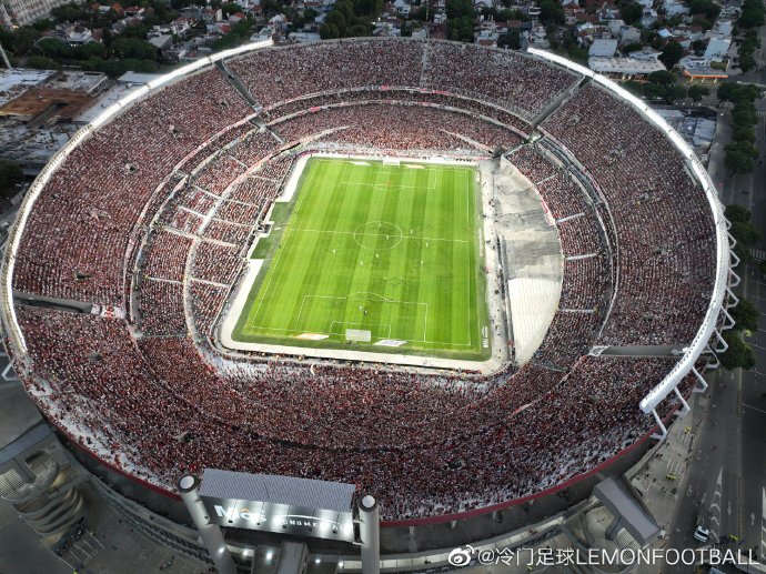 南美足球圣殿丨河床主场涌入8万人