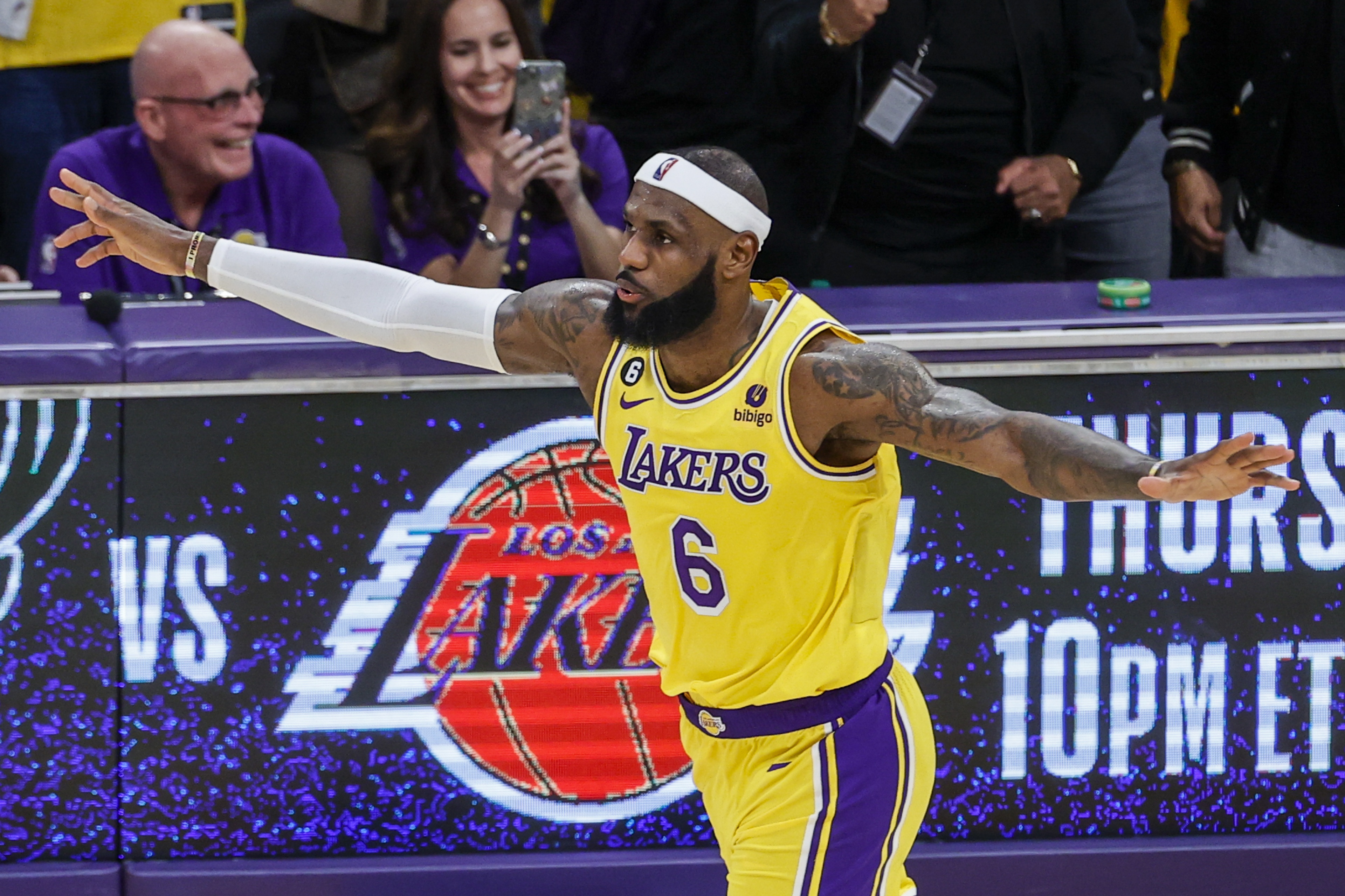 詹姆斯：我很乐意在未来的某个时候能拥有一支NBA球队