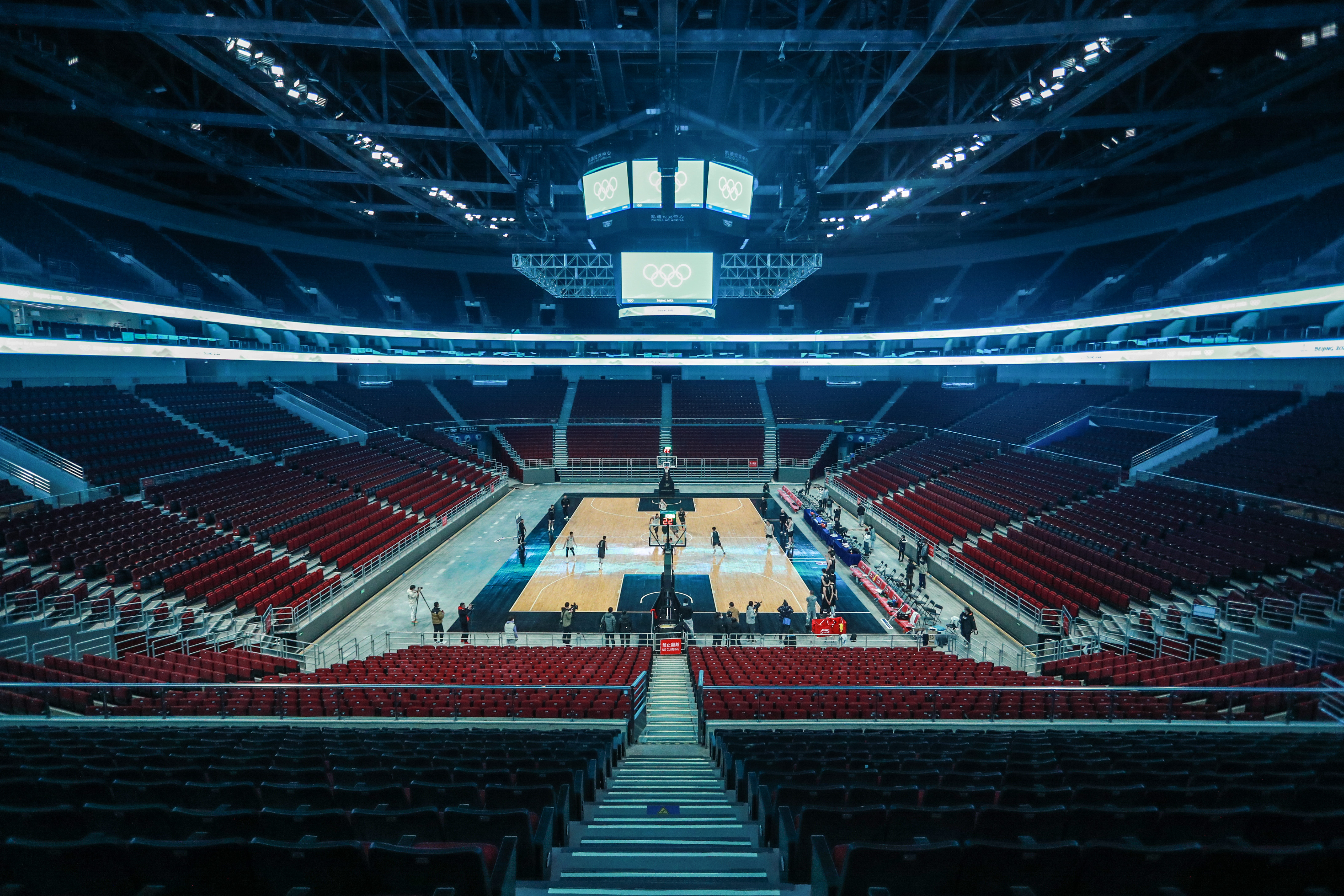 终于回到五棵松北京首钢男篮昨日进行媒体公开训练课