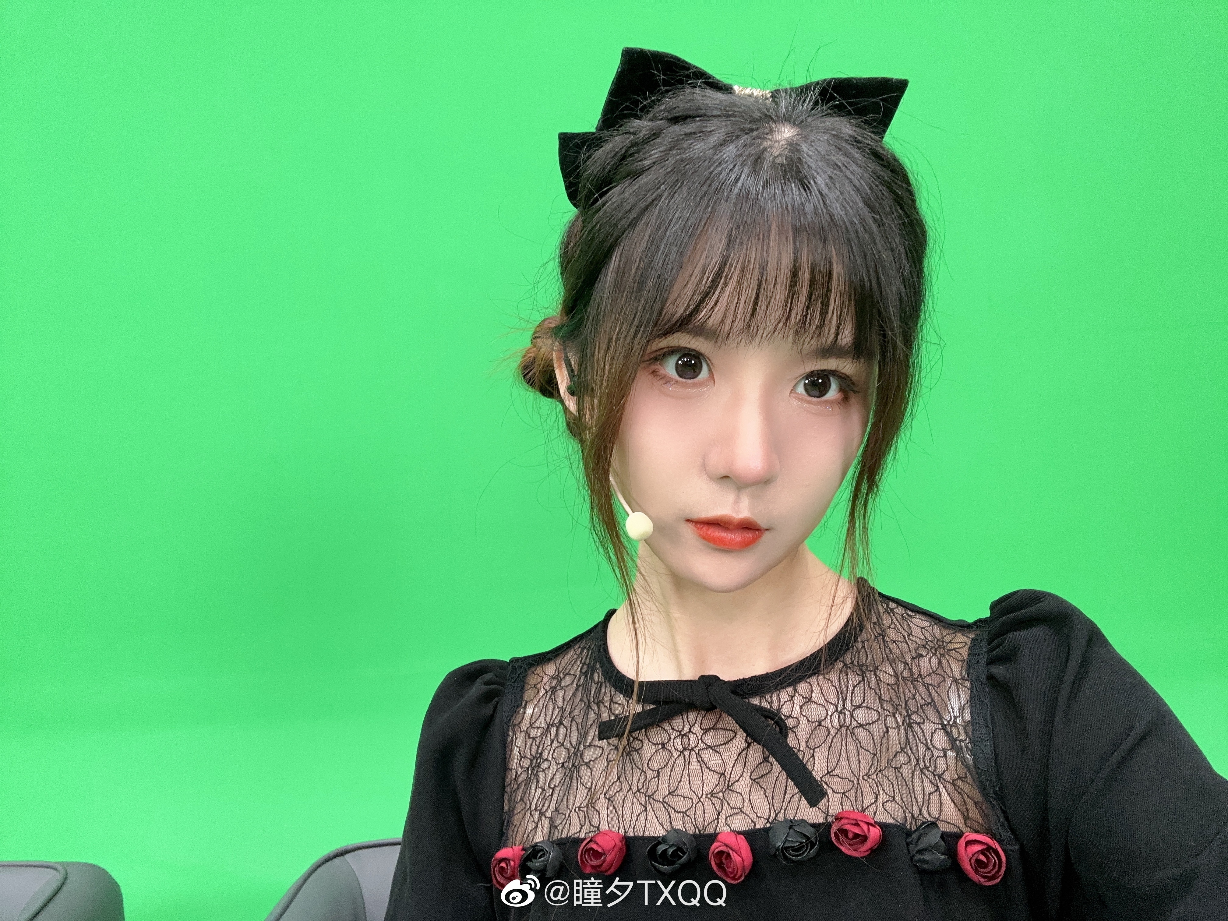 瞳夕晒照千万不要淋到雨不然你会可爱得发芽