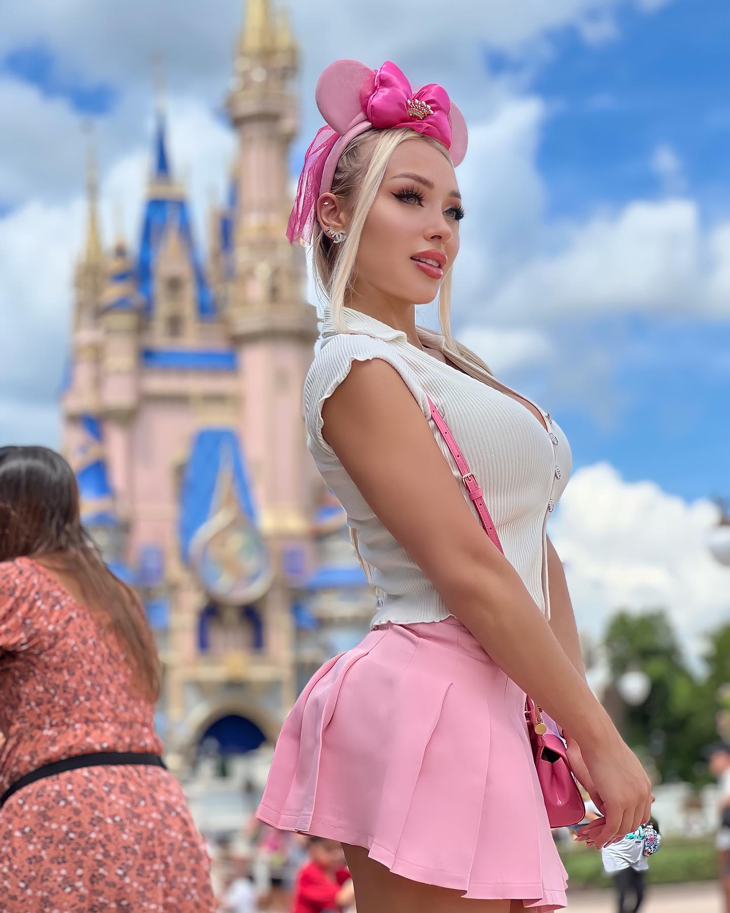 02智利模特称2015年与c罗有染仅是发生关系我有没穿衣视频