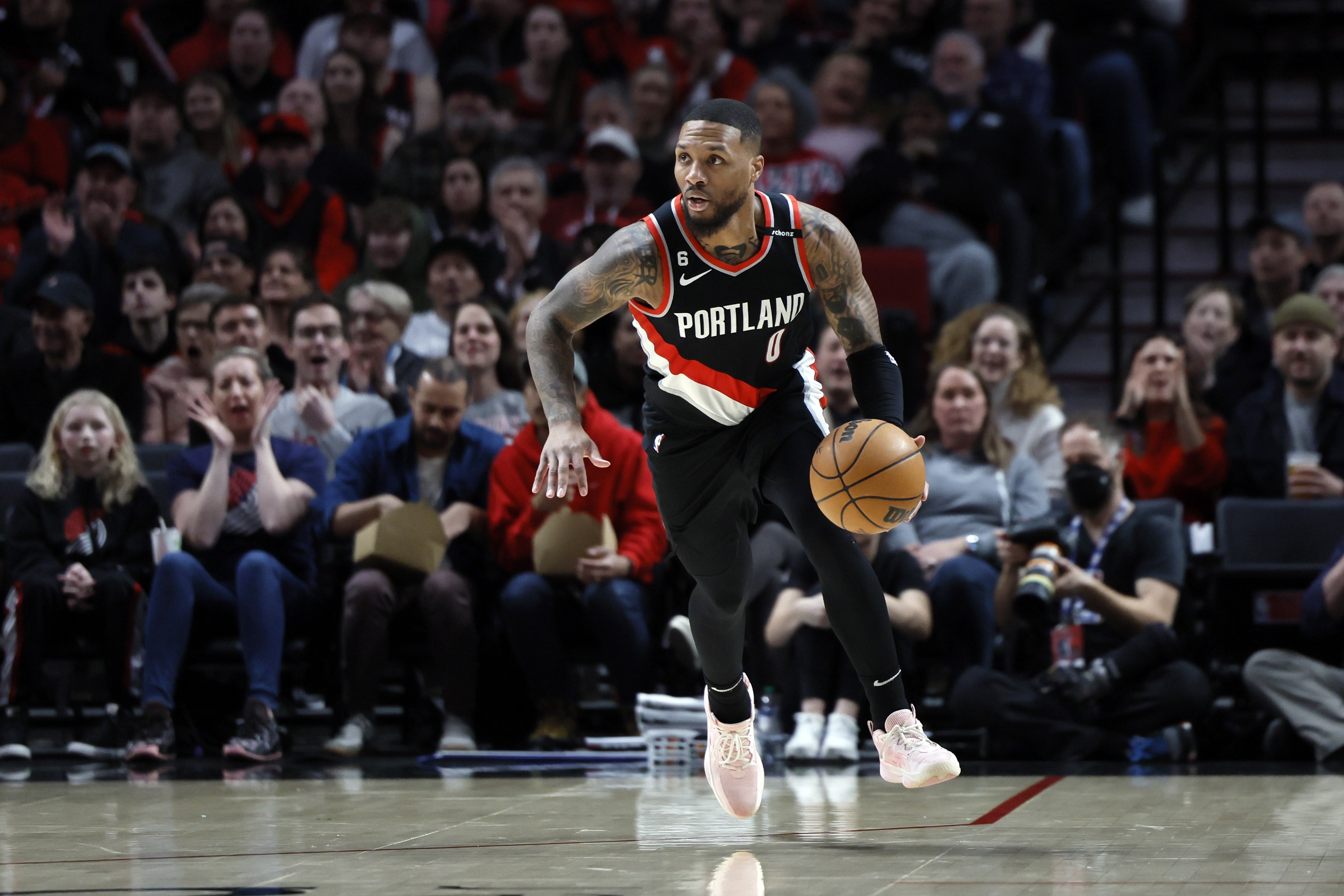 花落谁家Woj：热火&76人&快船有兴趣探索交易得到利拉德