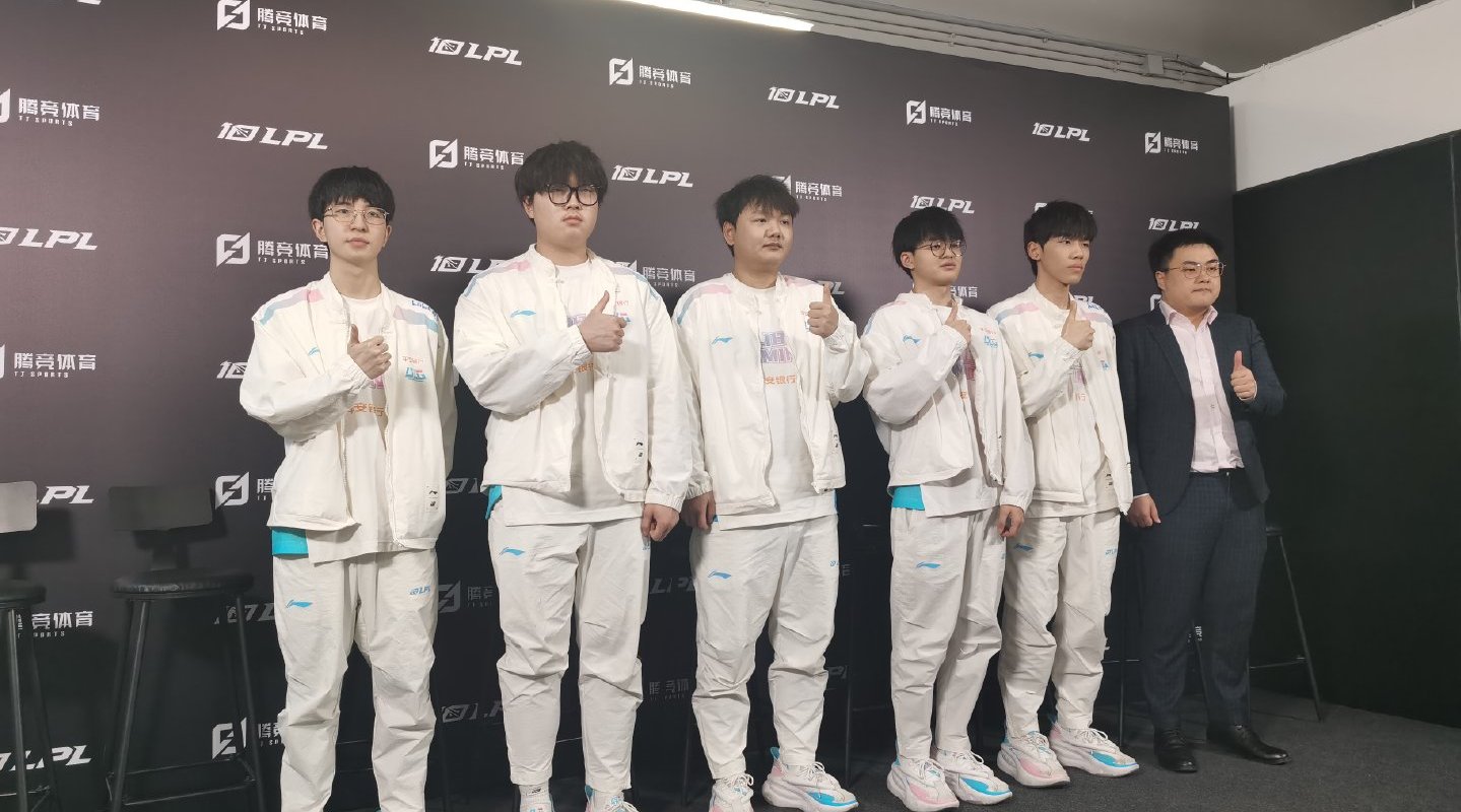 BLG赛后群访教练：赛前研究对方的习惯包括打野动线和英雄选择