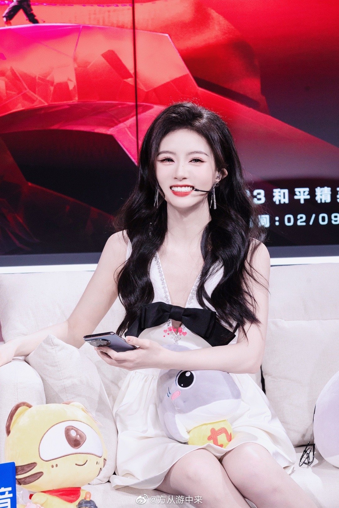 pel主持小游晒照永远的少女们节日快乐